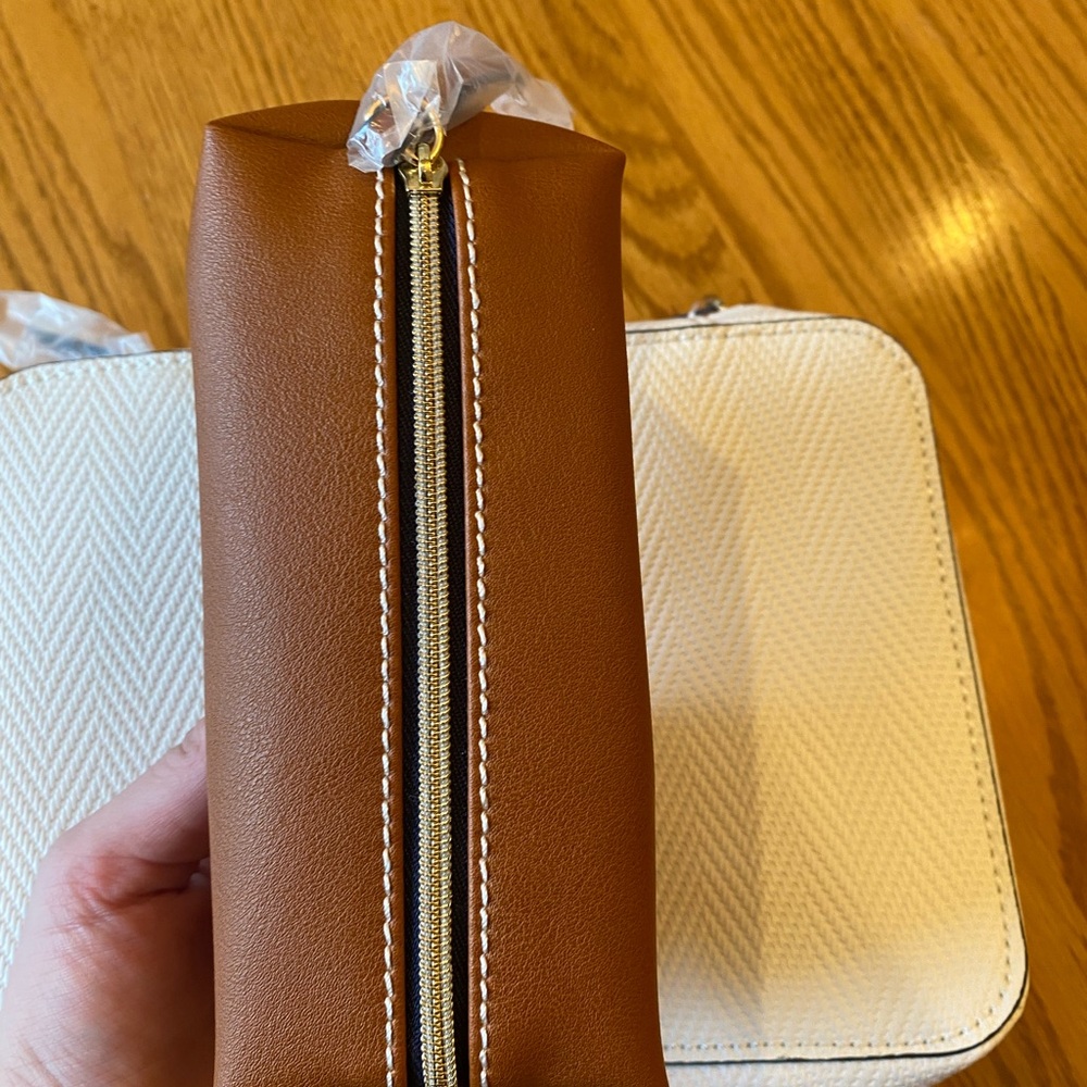 Estee Lauder Makeup Bag - Picture 6 of 6